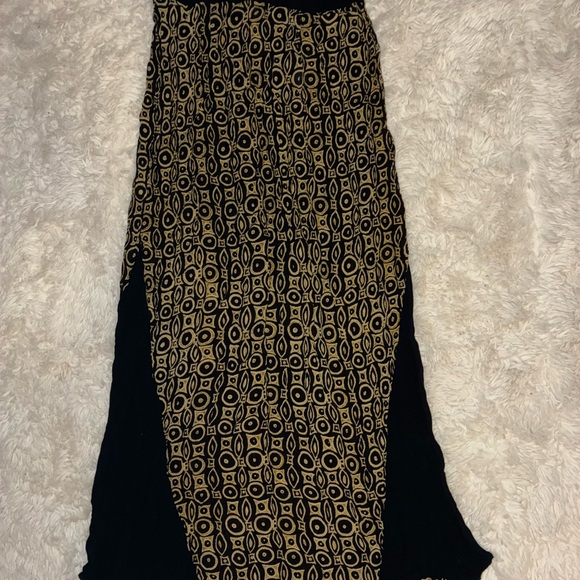 Dresses & Skirts - Elegant Black and Gold Patterned Women's Skirt